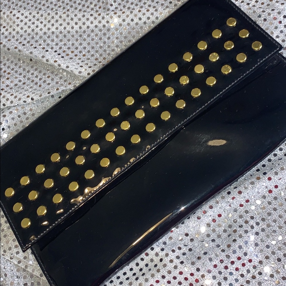Black clutch